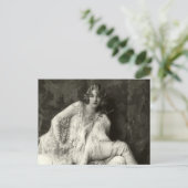 Carte postale française du début des années 1900 (Debout devant)