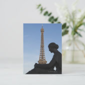 Carte Postale France, Paris, Statue de la femme devant (Debout devant)