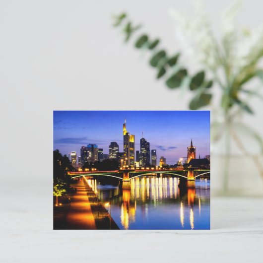 Carte Postale Francfort-sur-le-Main (Debout devant)