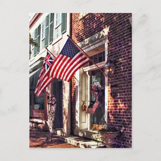Carte Postale Fredericksburg VA - Rue avec drapeaux américains (Devant)