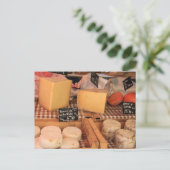 Carte Postale Fromage au marché (Debout devant)