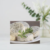 Carte Postale Fromage de chèvre - chevre - aux herbes sur (Debout devant)