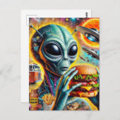 Carte Postale Funky Alien Mange Cheeseburger et Fries Collage (Devant / Derrière)