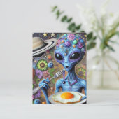 Carte Postale Funky Blue Alien Manger des oeufs frits (Debout devant)