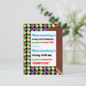 Carte Postale FUNNY Parents Computer Blame Jeu Plaisanteries Com (Debout devant)