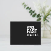 Carte Postale Funny Wake Fast Repeat Graphisme Sarcastique (Debout devant)