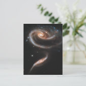 Carte Postale Galaxies en spirale en forme de rose (Debout devant)