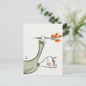Carte Postale Garçon offrant des fleurs (Debout devant)