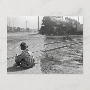 Carte Postale Garçon regardant les trains, 1939