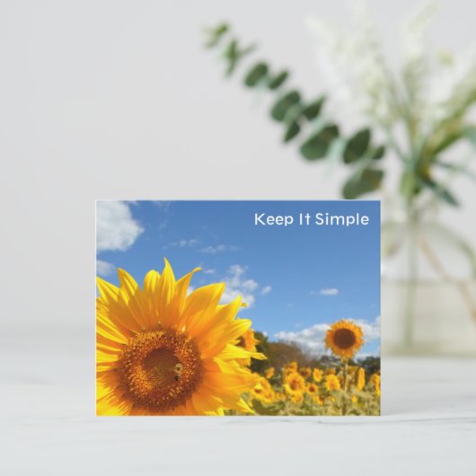 Carte Postale Gardez les choses simples avec les tournesols (Debout devant)