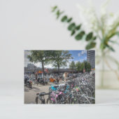 Carte Postale Gare centrale Parc à vélo, Sites d'Amsterdam (Debout devant)