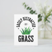 Carte Postale gazon drôle (Debout devant)