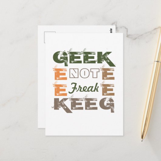 Carte Postale Geek pas Freak (Devant/Arrière en situation)