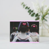 Carte Postale Geisha - Bordure rose (Debout devant)