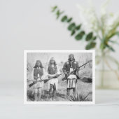 Carte Postale Geronimo et trois de ses guerriers Apache, 1886 (b (Debout devant)