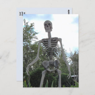 Carte postale Giant Skeleton Halloween