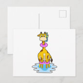 Carte Postale Girafe à la piscine avec un bouée de natation (Devant / Derrière)
