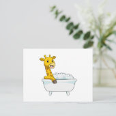 Carte Postale Girafe avec baignoire avec mousse (Debout devant)