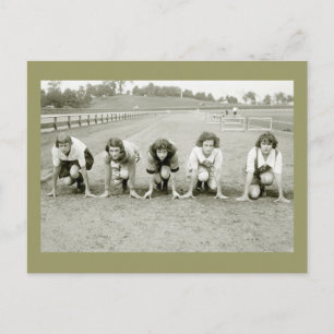 Carte Postale Girls Track, années 1920