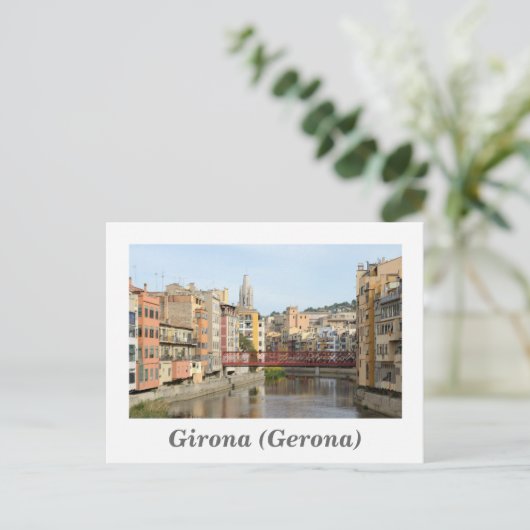 Carte postale Girona (Gérone) (Debout devant)