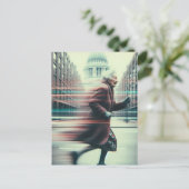 Carte Postale Glitch Funny Adorable Granny Running (Debout devant)