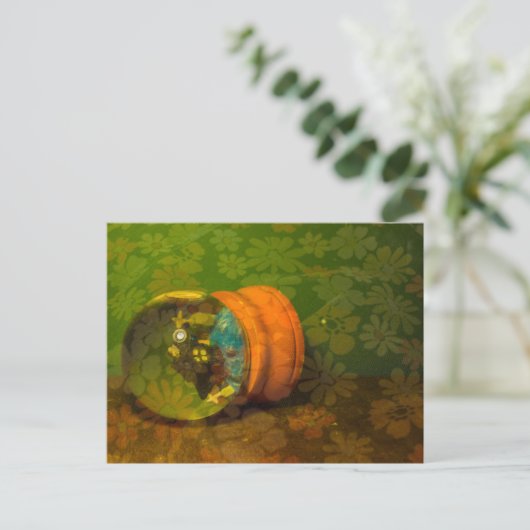 Carte Postale Globe de neige automnal (Debout devant)