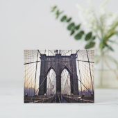 Carte Postale Gloomy Brooklyn (Debout devant)
