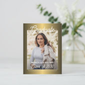 Carte Postale Glossy Gold Minimalist Graduation Faire-part (Debout devant)