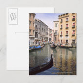 Carte Postale Gondolas dans un canal, Venise, Italie (Devant / Derrière)