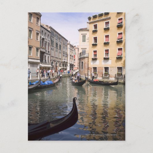 Carte Postale Gondolas dans un canal, Venise, Italie (Devant)
