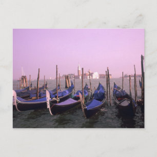 Carte Postale Gondoles prêtes pour les touristes à Venise Italie