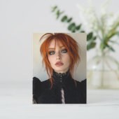 Carte Postale Gorgeous Woman With Red Hair (Debout devant)