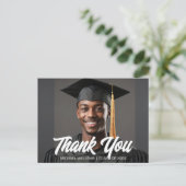 Carte Postale Graduate Photo Bold Script Graduation Thank You (Debout devant)