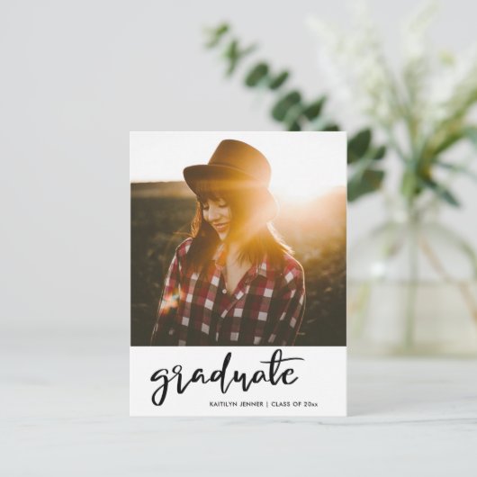 Carte Postale Graduation Party Modern Script Enregistrer La Date (Debout devant)