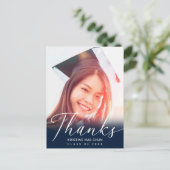 Carte Postale Graduation Photo Script moderne Merci bleu (Debout devant)