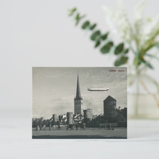 Carte Postale Graf Zeppelin à Tallinn (Debout devant)