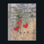 Carte Postale Graffiti Hearts<br><div class="desc">Cette carte postale présente une photo d'un mur ancien près de chez moi.
 Quelqu'un a peint trois coeurs.
 Qui les a peints ? 
Pourquoi les ont-ils peints ? Intriguant !
Vous pouvez customiser cette carte en modifiant les initiales ainsi que l'adresse et le message à l'arrière.</div>