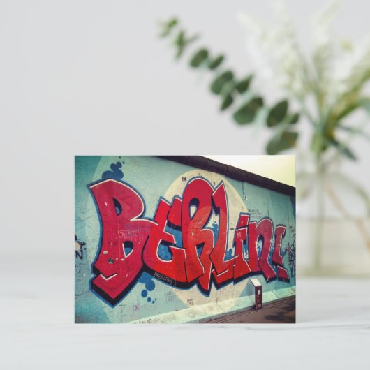 Carte Postale Graffiti mur de Berlin (Debout devant)