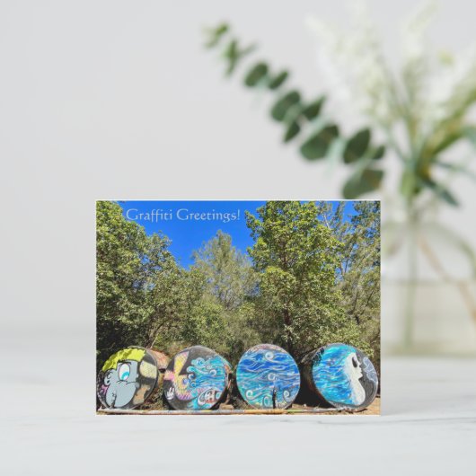 Carte Postale Graffiti Salutations ! (Debout devant)
