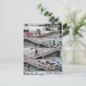 Carte Postale Graffiti Stairs, Sarajevo (Debout devant)