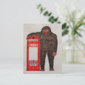 Carte Postale grand pied avec boîte de phonie, (Debout devant)