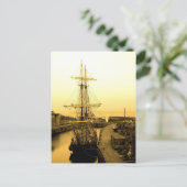 Carte Postale Grand voilier (Debout devant)