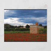 Carte Postale Grange de campagne dans un champ de coquelicots (Devant)