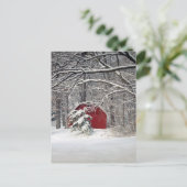 Carte Postale Grange rouge dans la neige 2011 (Debout devant)