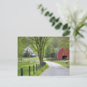 Carte Postale Grange rouge et ferme près de Berlin, Ohio. (Debout devant)