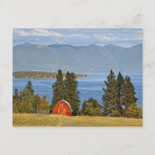 Carte Postale Grange rouge situé le long du pittoresque lac Flat