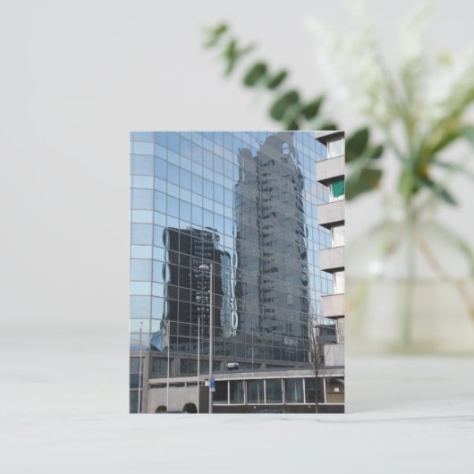 Carte Postale Gratte-ciel (Debout devant)