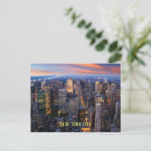 Carte Postale Gratte-ciel de New York au crépuscule (Debout devant)