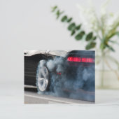 Carte Postale Gravure de voiture noire (Debout devant)