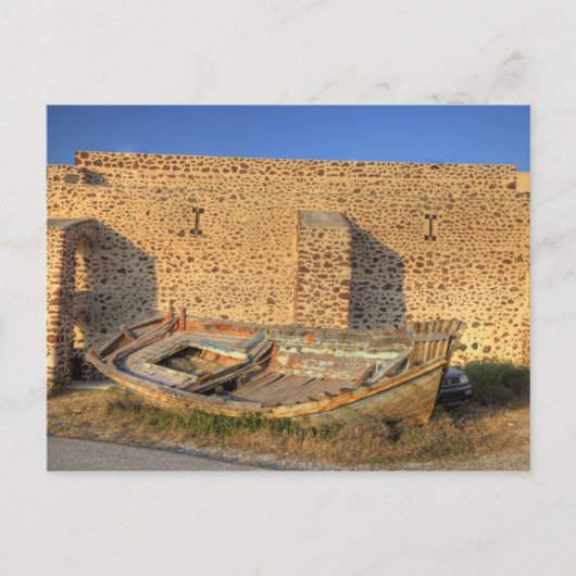 Carte Postale Grèce, Santorin, Oia. Vieux bateau de pêche à sec (Devant)